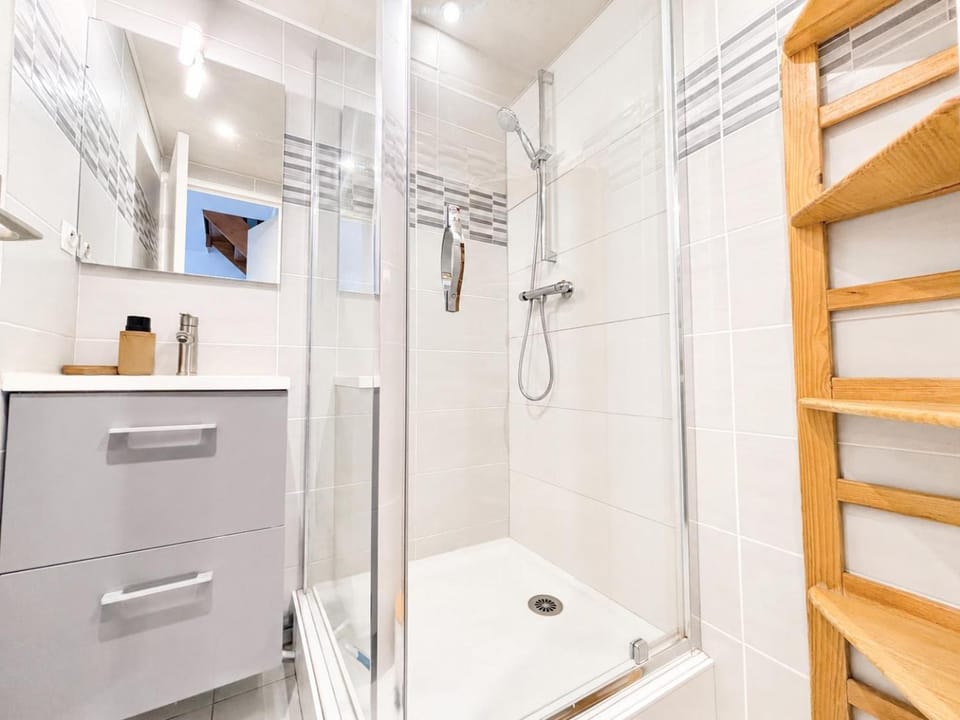Maison climatisée avec parking privé - 6 Personnes House in Occitanie