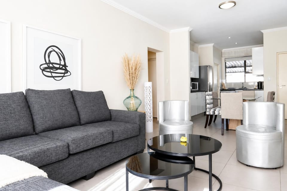 Living room, Photo of the whole room, Seating area