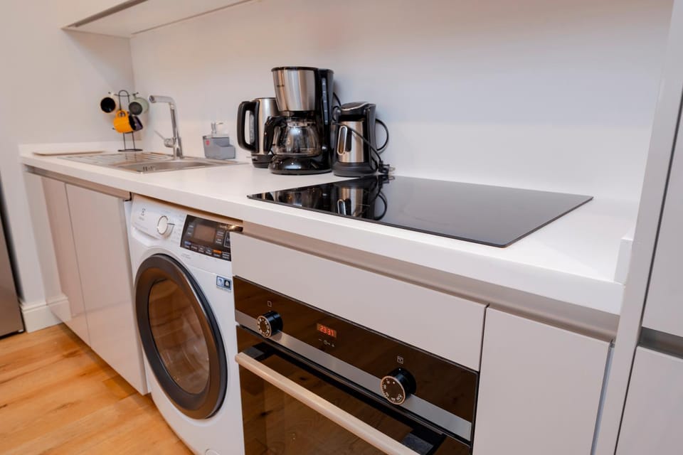 One-Bedroom Suite in New Managed Residence - Secure Building with Elevator- 2 min to Taksim Central Location Apartment in Istanbul
