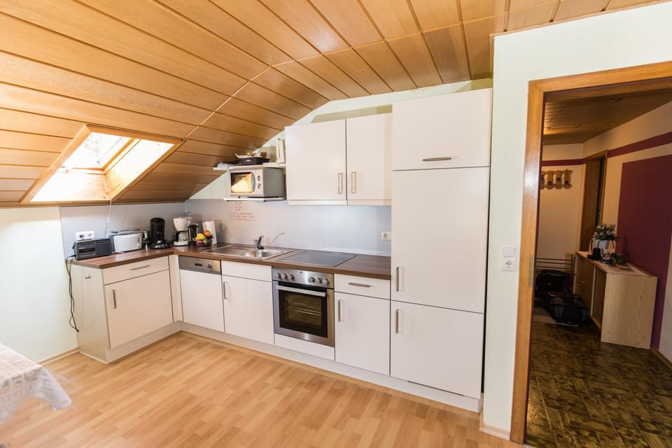 Coffee/tea facilities, Kitchen or kitchenette