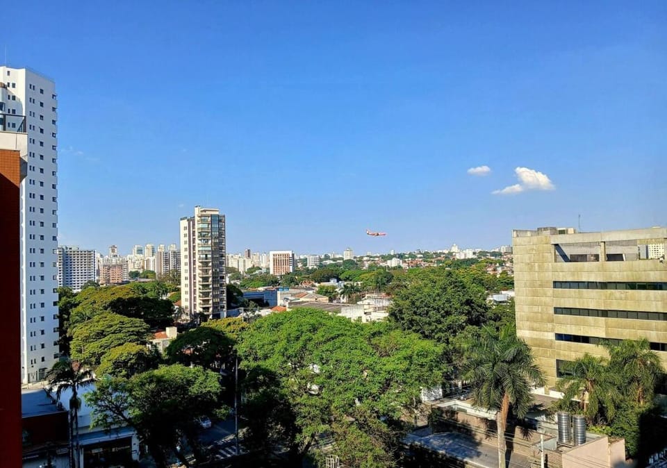 Cozy & Quiet Studio 7 minutes away from Concgonhas Airport Apartment in Sao Paulo City