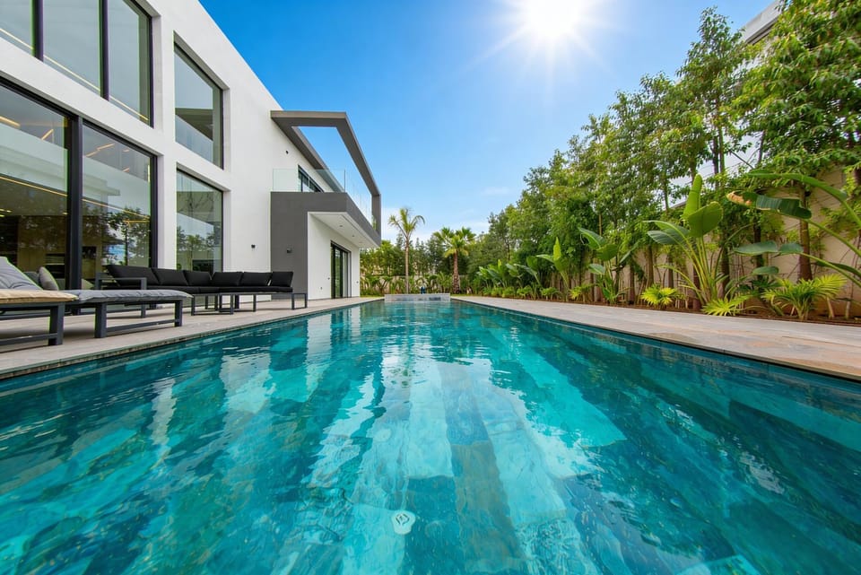 Swimming pool, Swimming pool