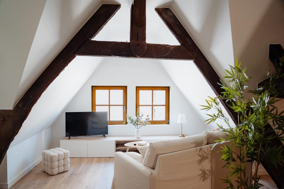 TV and multimedia, Seating area
