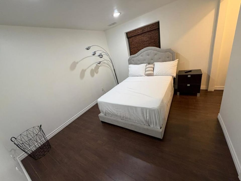 Cozy 2-Bedroom Basement Suite in East Windsor Apartment in Windsor