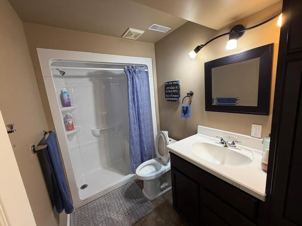 Cozy 2-Bedroom Basement Suite in East Windsor Apartment in Windsor