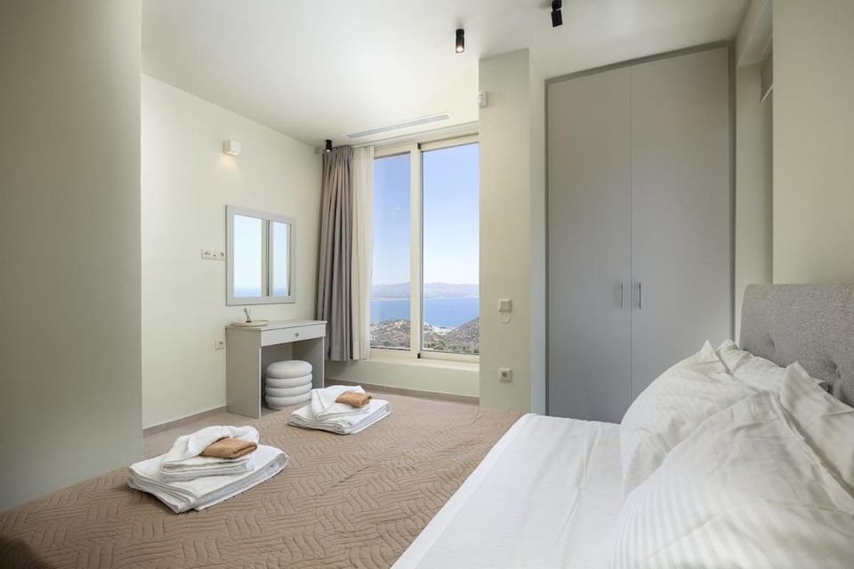 Bed, View (from property/room), Bedroom, wardrobe