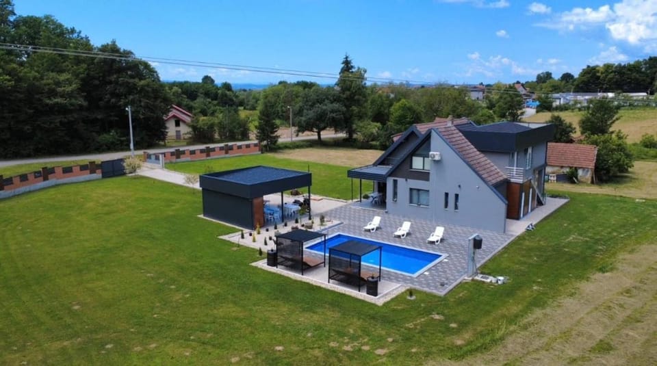 Property building, Natural landscape, Garden, Garden view, Pool view