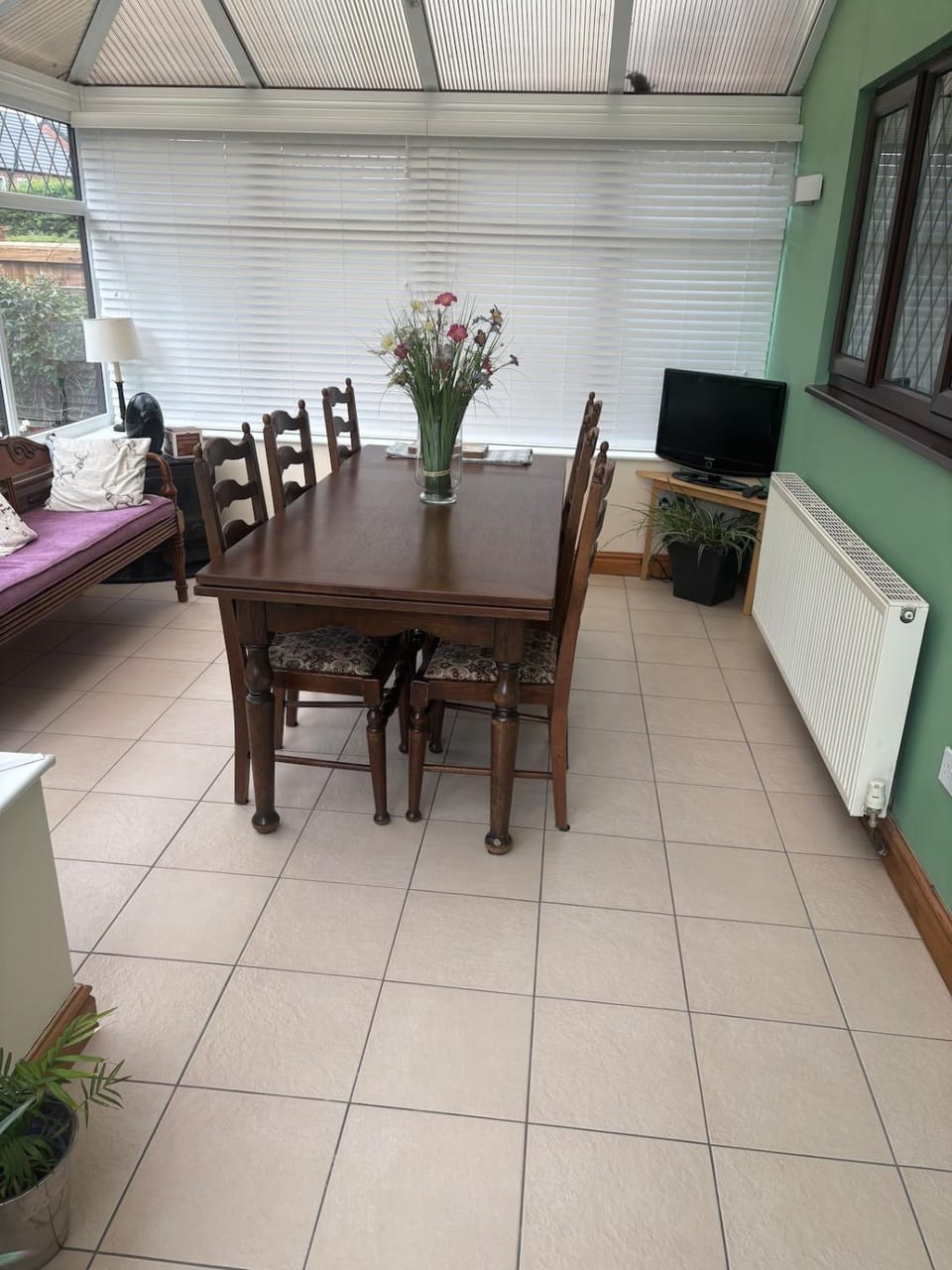 Bury Spacious, self-contained Annexe near M66 Apartment in Bury
