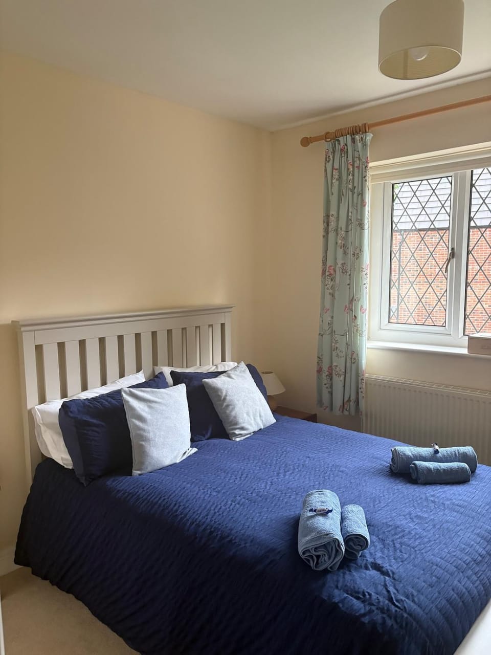 Bury Spacious, self-contained Annexe near M66 Apartment in Bury