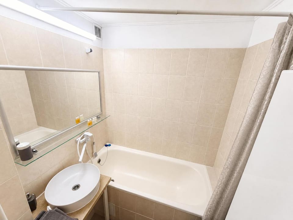 Shower, Bathroom, Photo of the whole room, Bath, towels