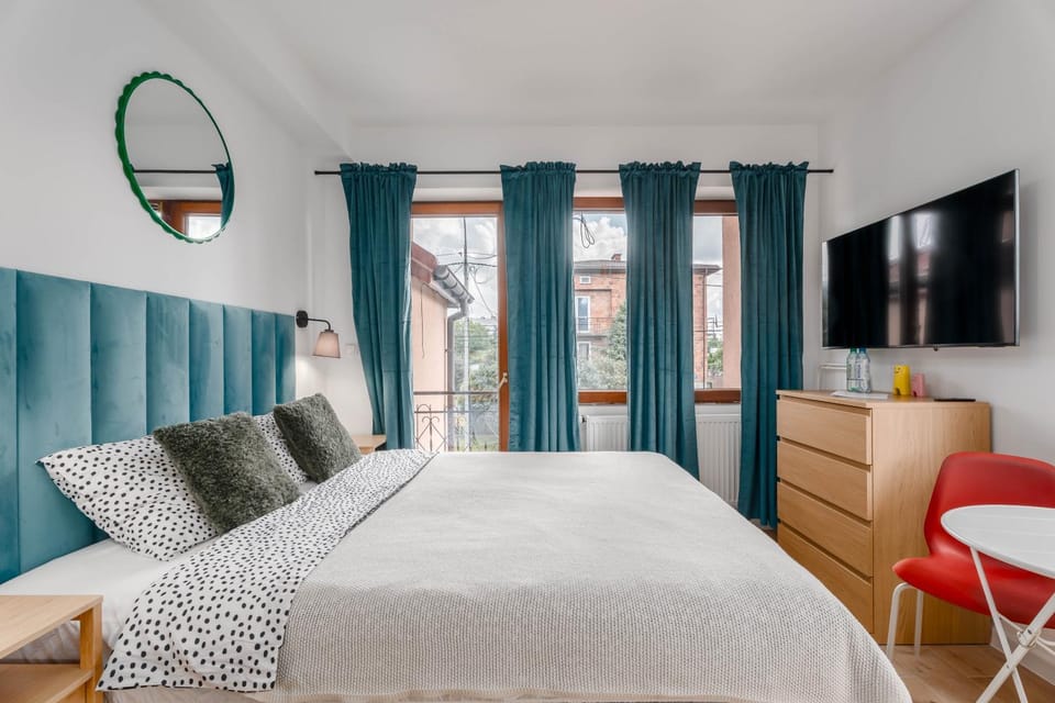 Bed, Living room