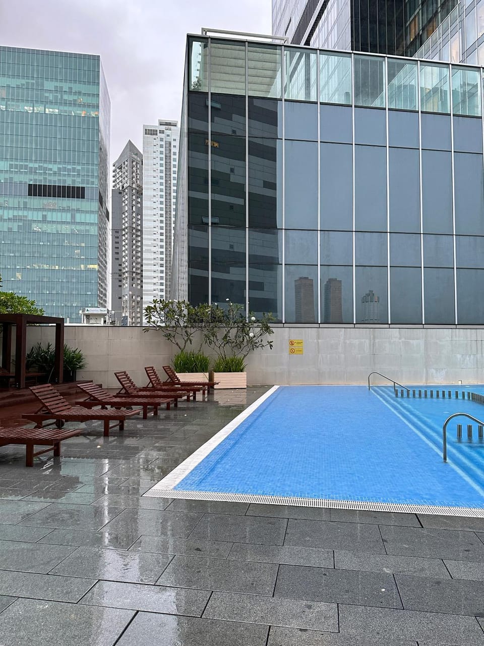 Luxury 2 bed with partial sea view in Colombo Apartment in Colombo