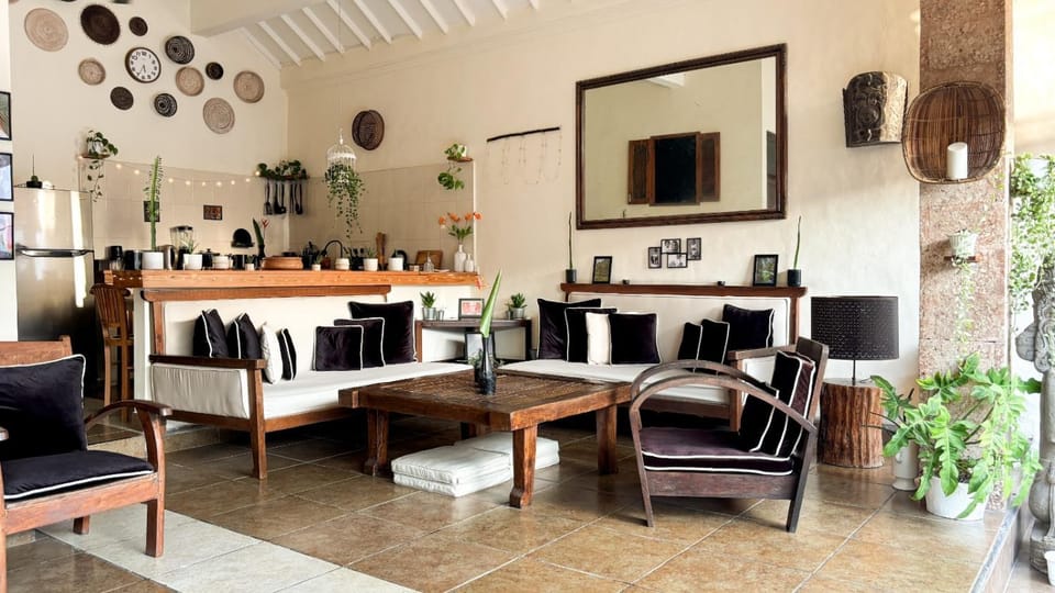 Charming 2BR quiet Villa Near Seminyak Beach Villa in Kuta
