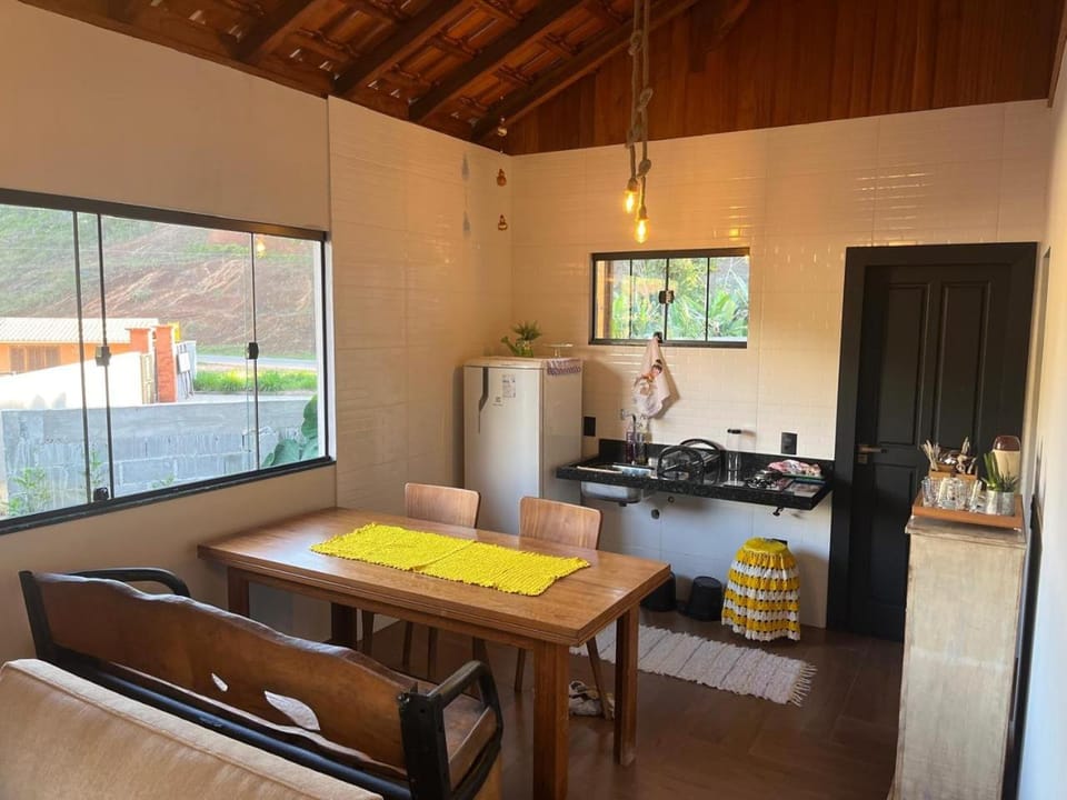 Lar temporário Rê Auer House in State of Espírito Santo, Brazil