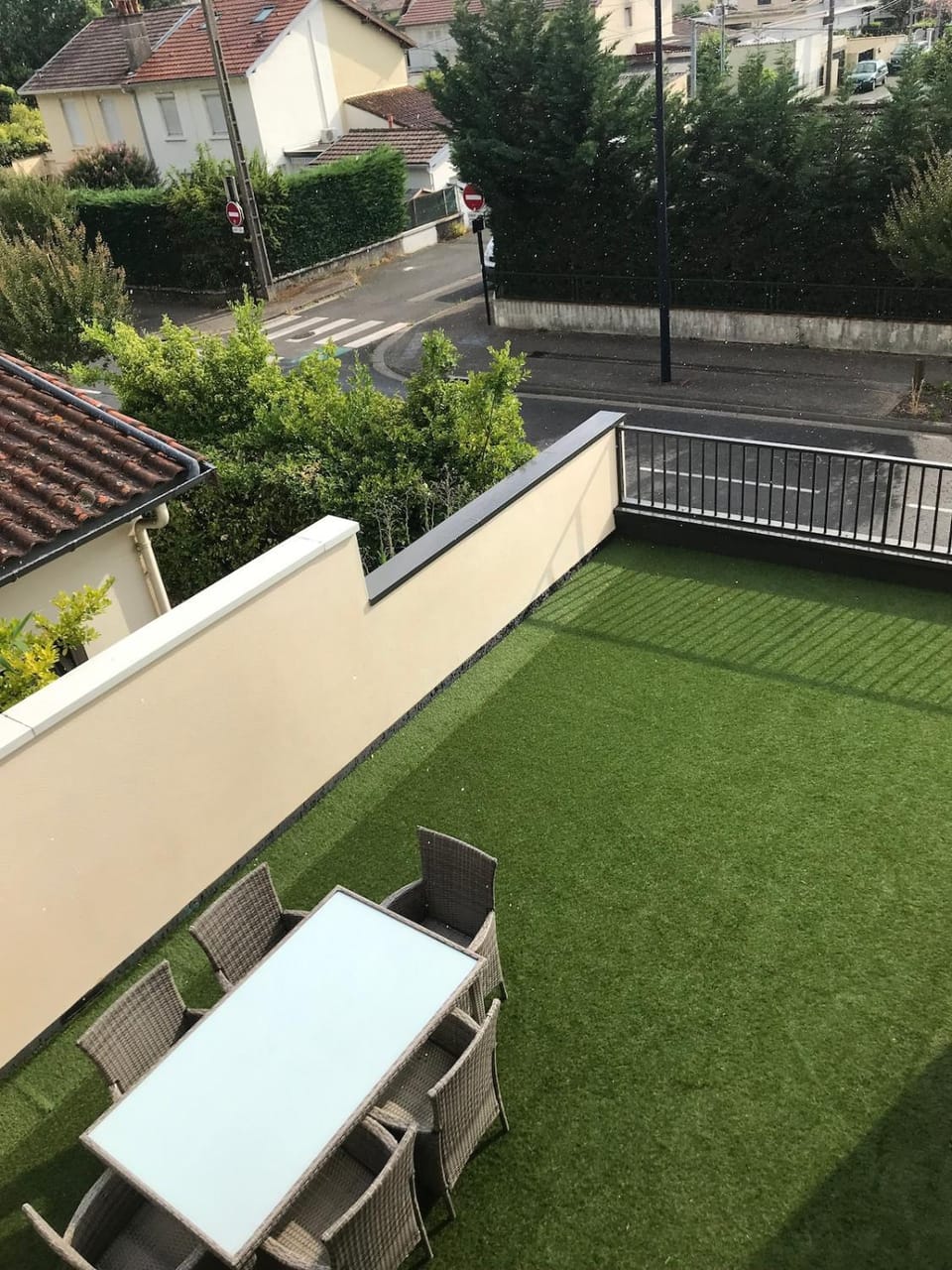 New duplex house 6 km from Bordeaux center01 House in Nouvelle-Aquitaine