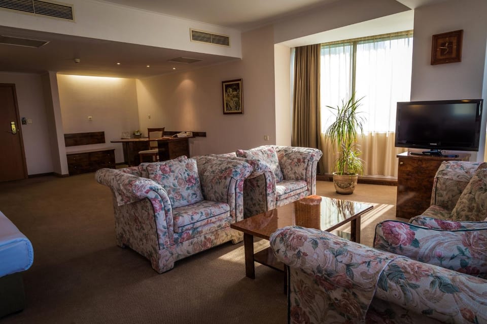 Day, Living room