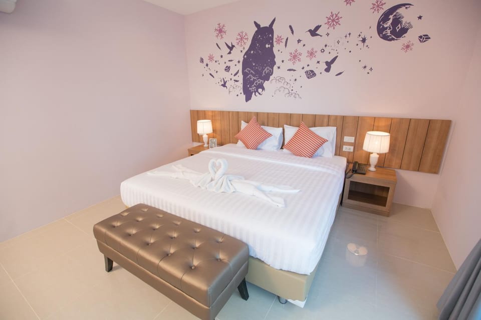 Decorative detail, Bedroom, bunk bed