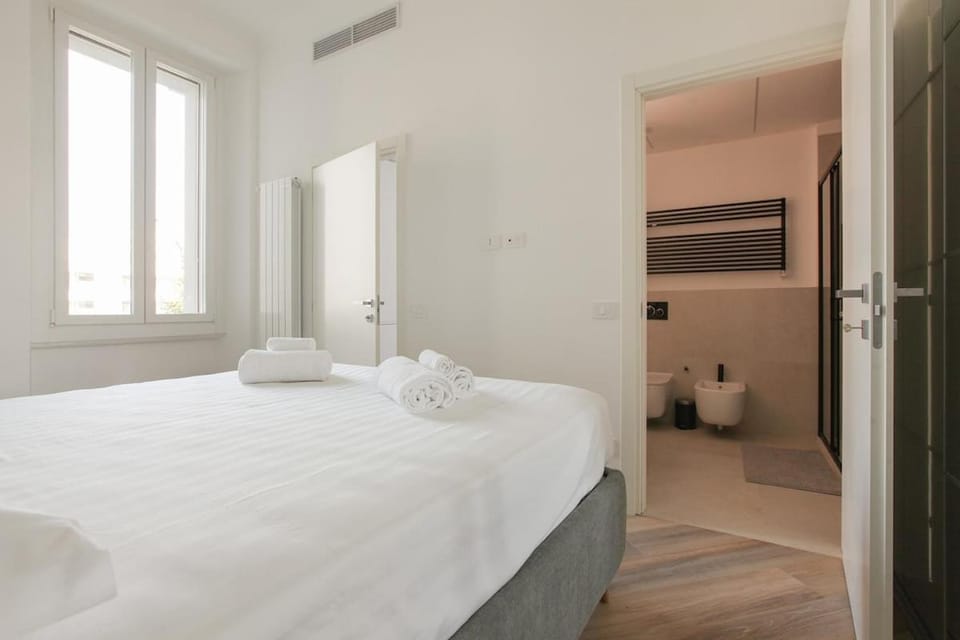 Elegant apartment 3 minutes from the subway Apartment in Milan