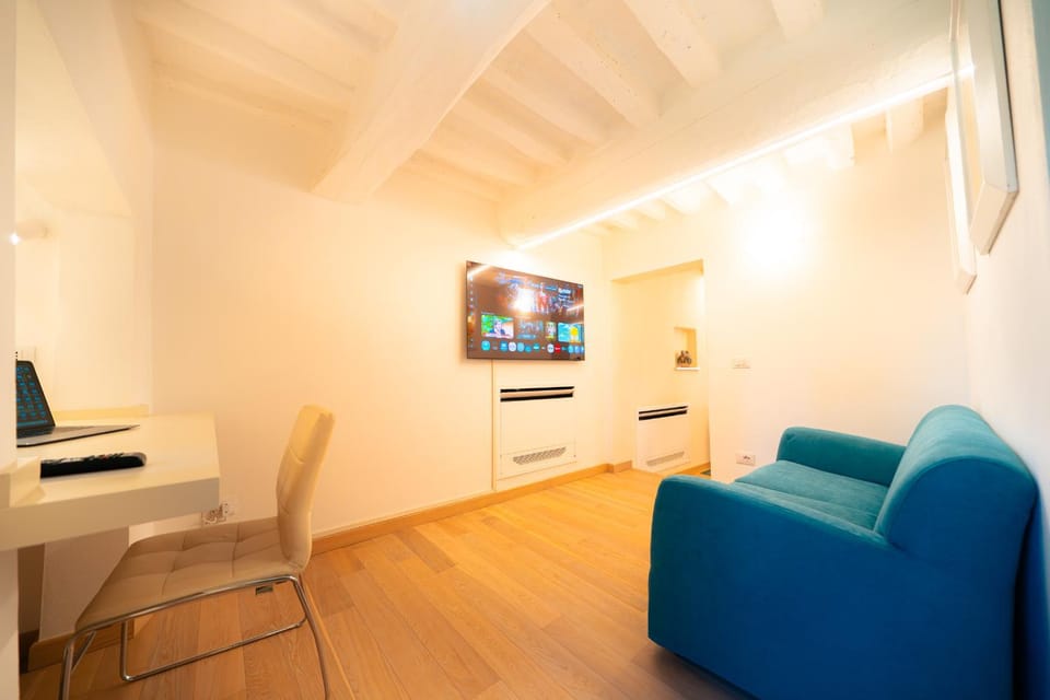 Leonardo da Vinci Birthplace Luxury Retreat with Sauna Apartment in Vinci