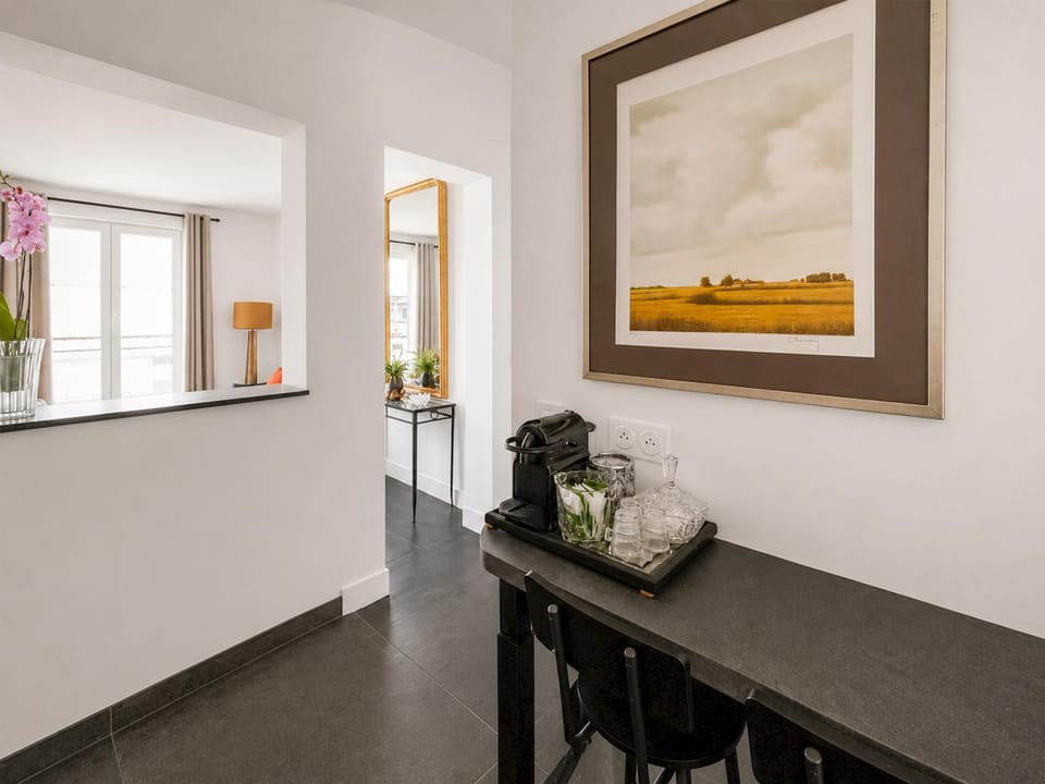 Lumineux T3 chic Saint-Ouen Puces Apartment in Saint-Denis, France