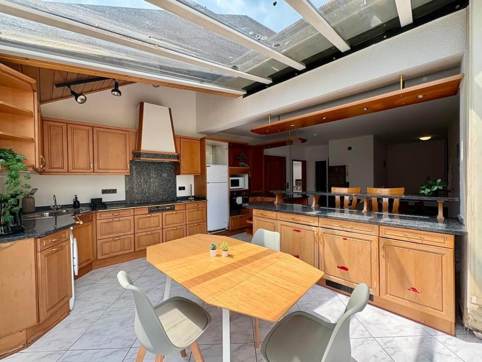 Kitchen or kitchenette, kitchen