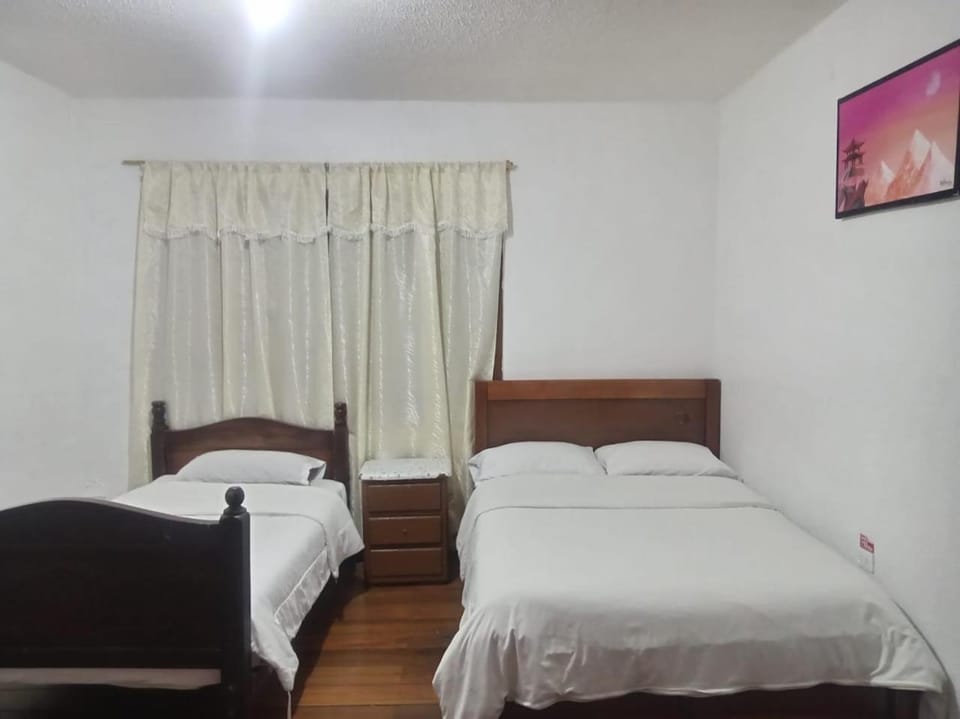 Hostel Lombeida Bed and Breakfast in Quito