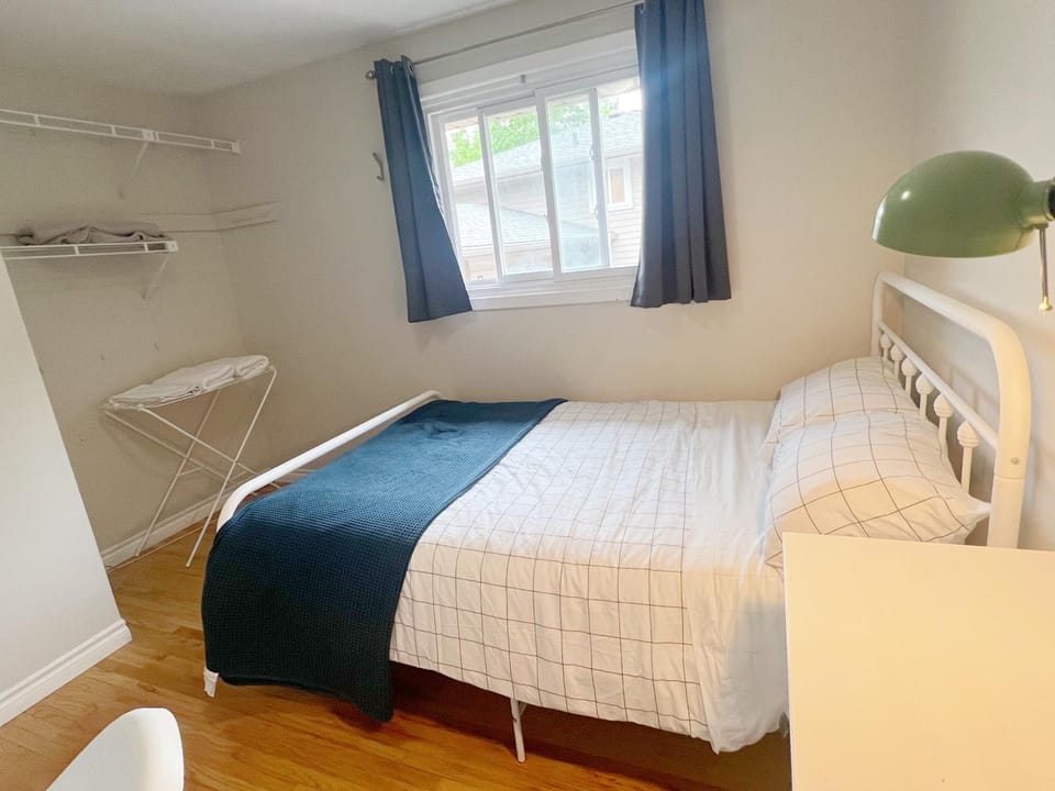 3BR2BA House near UWO & Downtown Free Parking Villa in London