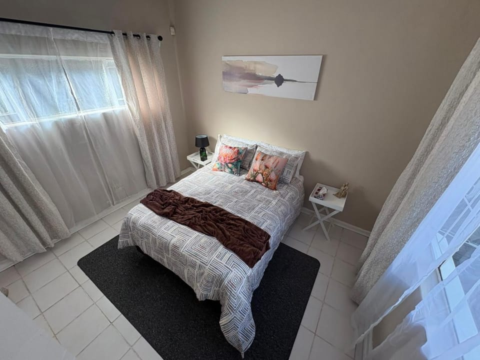 Sunset bachelor suite Apartment in South Africa