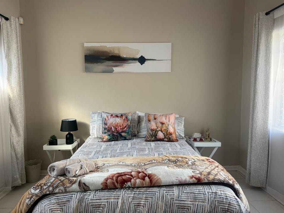 Sunset bachelor suite Apartment in South Africa