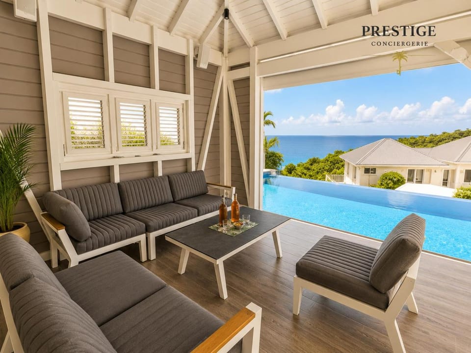 Villa Lazuli, piscine chauffée, jacuzzi et vue mer Villa in Sainte-Anne