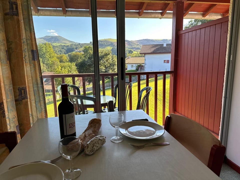 Le Mondarrain Apartment in Espelette