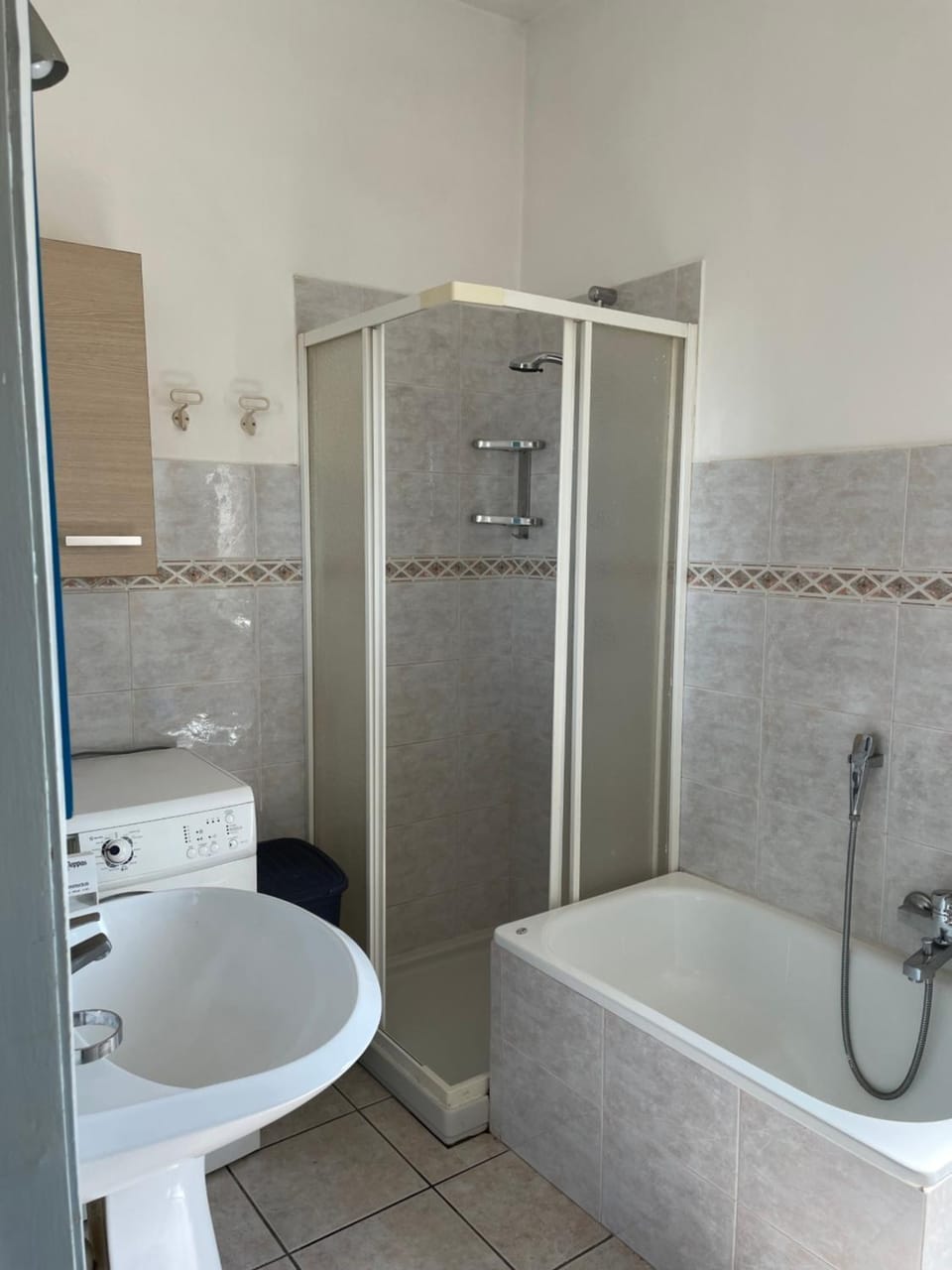 Shower, Toilet, Bathroom, Bath