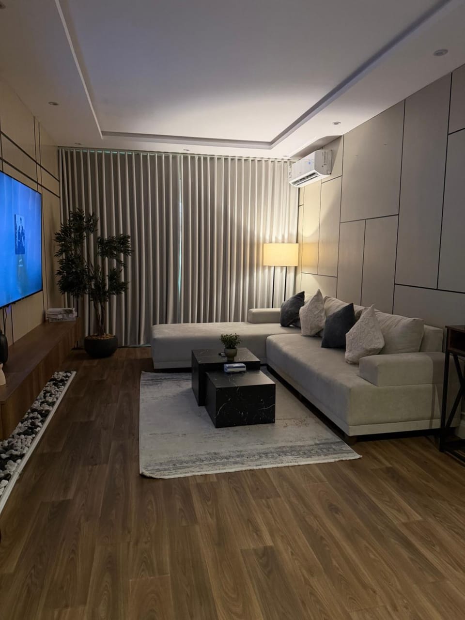 Communal lounge/ TV room, Living room, Seating area