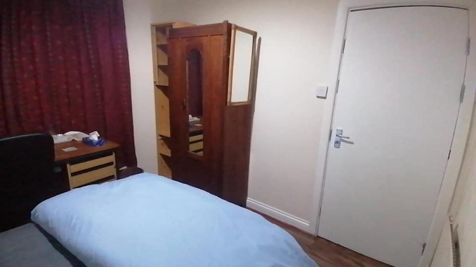 Bright room in Cardiff, near Uni and City Centre Vacation rental in Cardiff