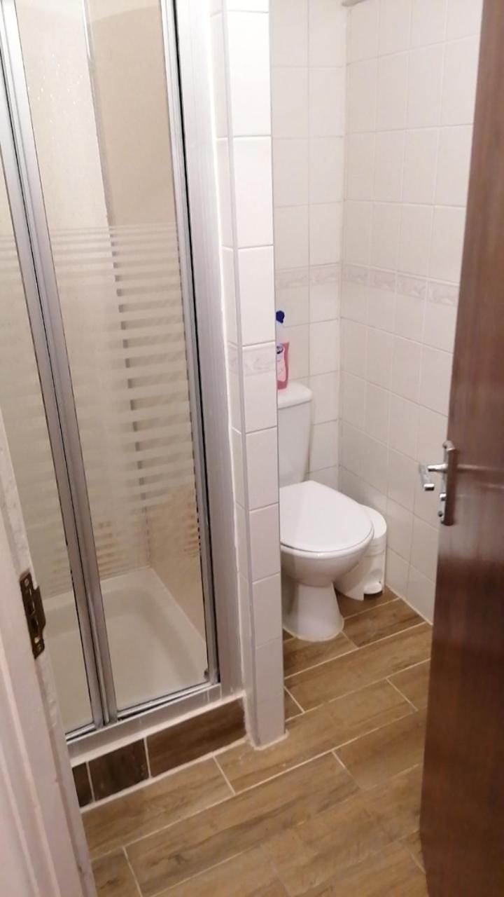 Bright room in Cardiff, near Uni and City Centre Vacation rental in Cardiff
