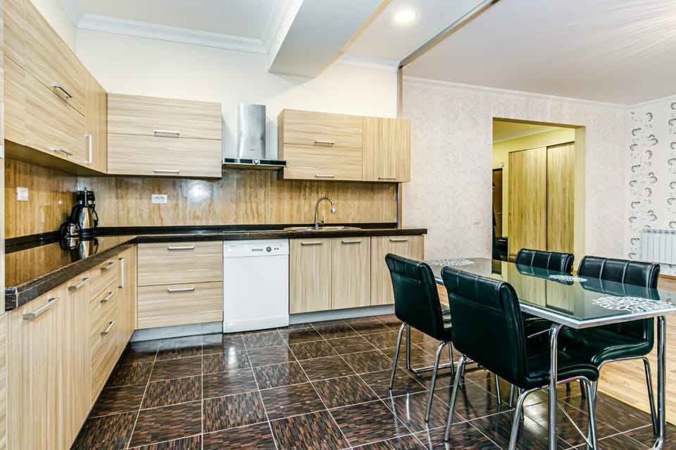 VIP Liana in Downtown Apartment in Baku