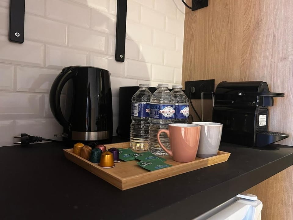 Coffee/tea facilities, toaster