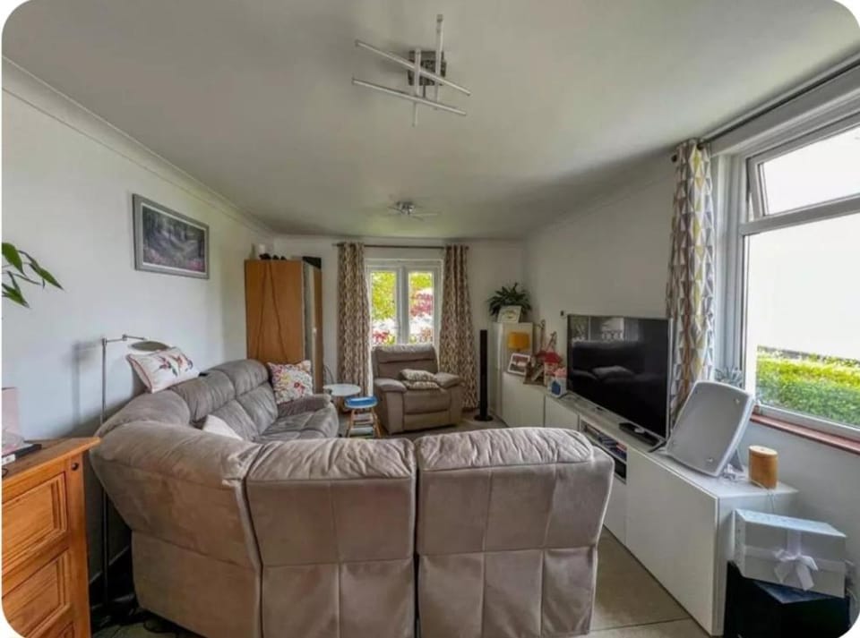 Private Room Upstairs in Attic Bed and Breakfast in Portishead