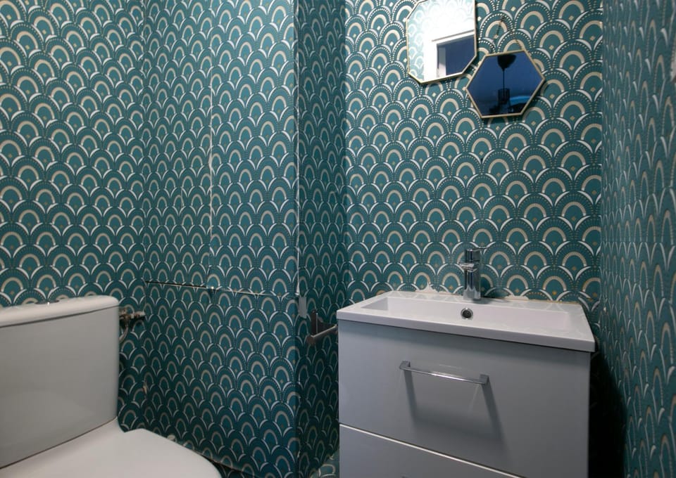 Air CONDITIONER 1 Bedroom Apartment in walking disrance to Eiffel Tower Apartment in Paris