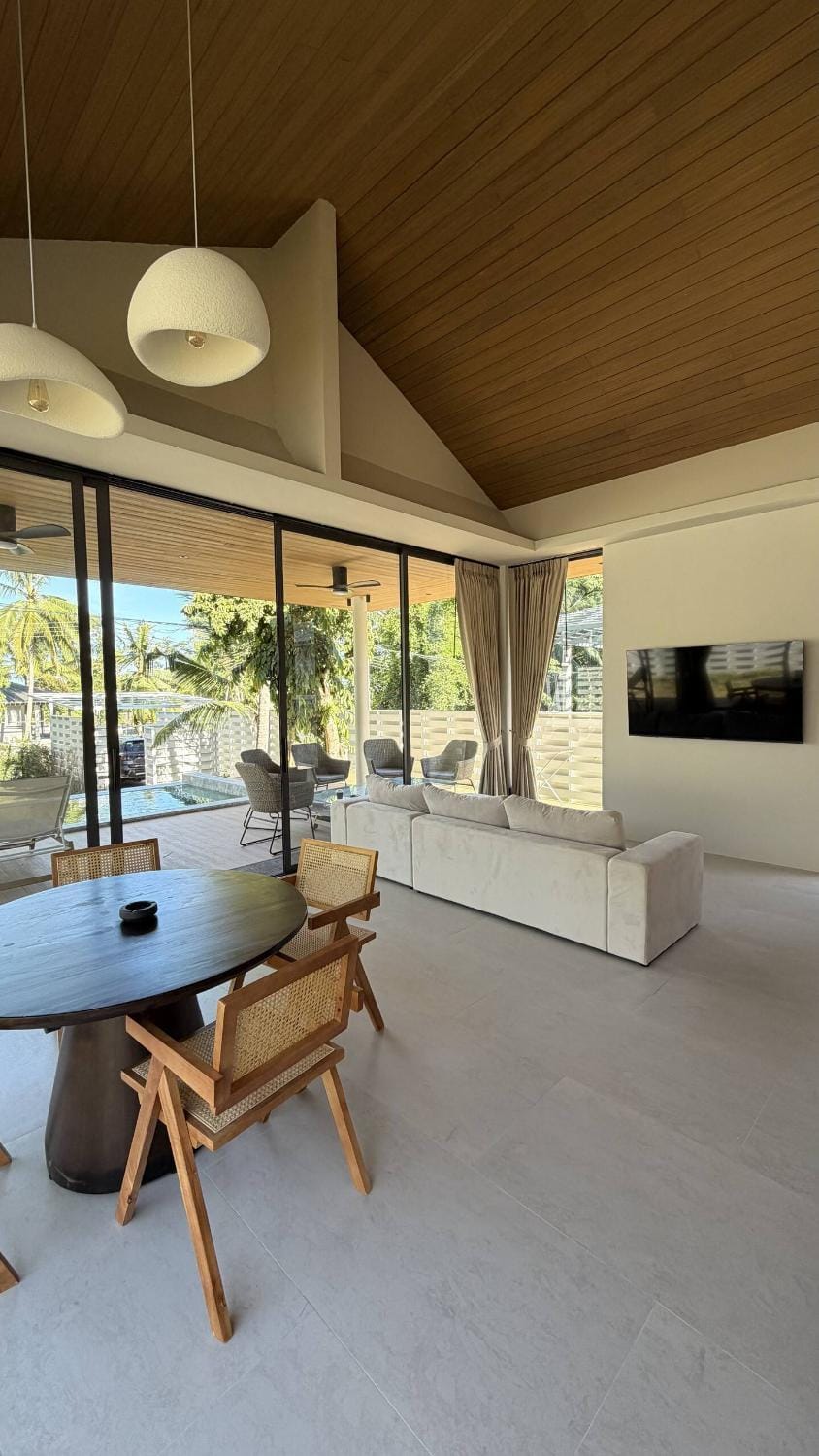 Living room, Seating area, Dining area