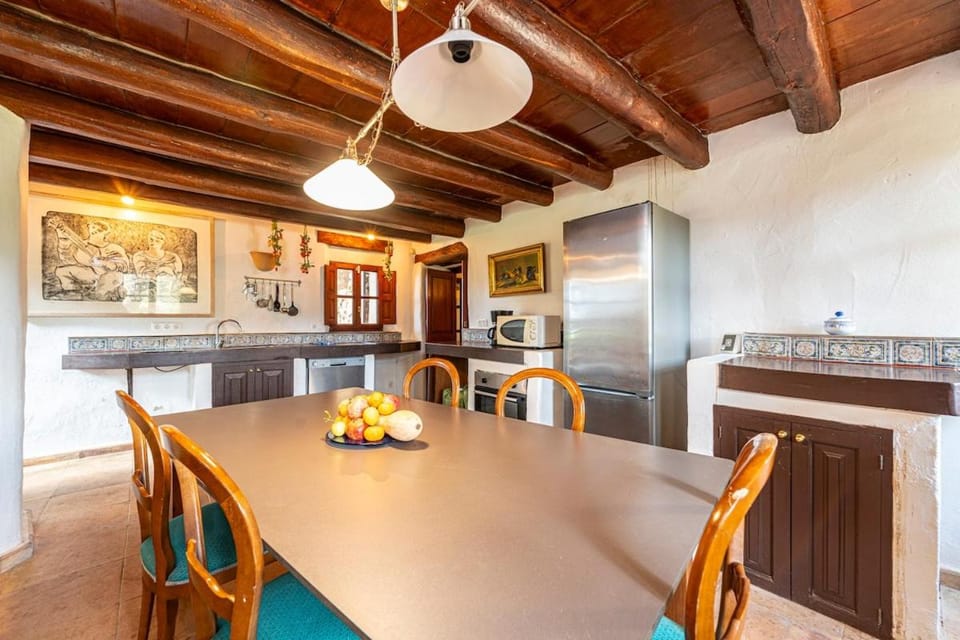 Kitchen or kitchenette, kitchen