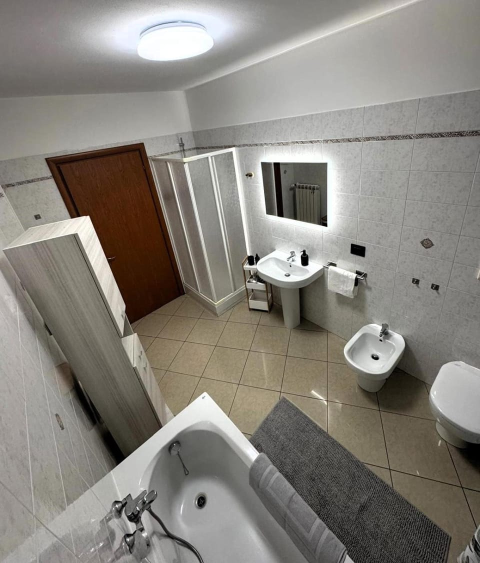 Bathroom, Bath