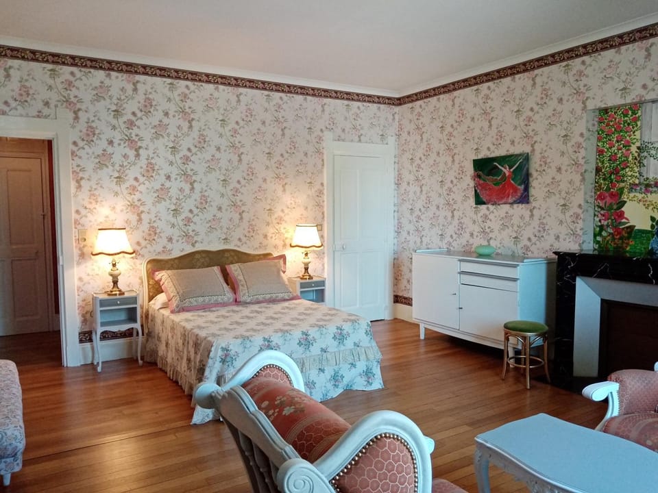 Villa Hestia B&B de charme dans une villa historique face aux thermes Bed and Breakfast in Vosges