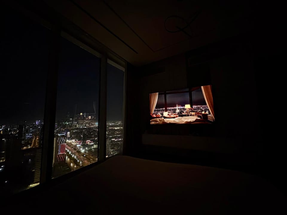 Property building, View (from property/room), View (from property/room), Living room, City view