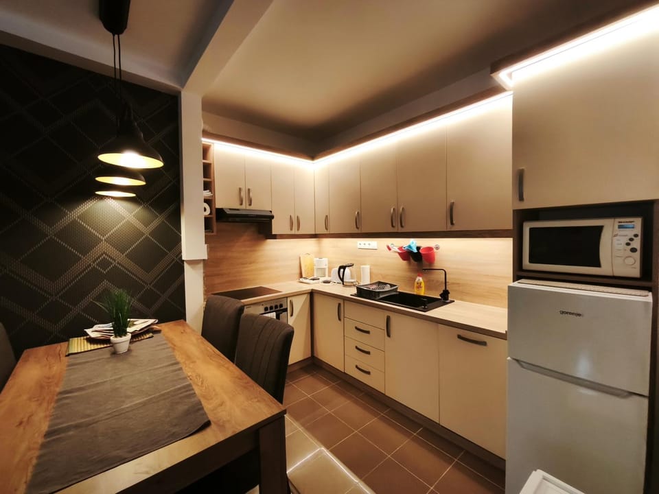 Coffee/tea facilities, dishwasher, oven, toaster