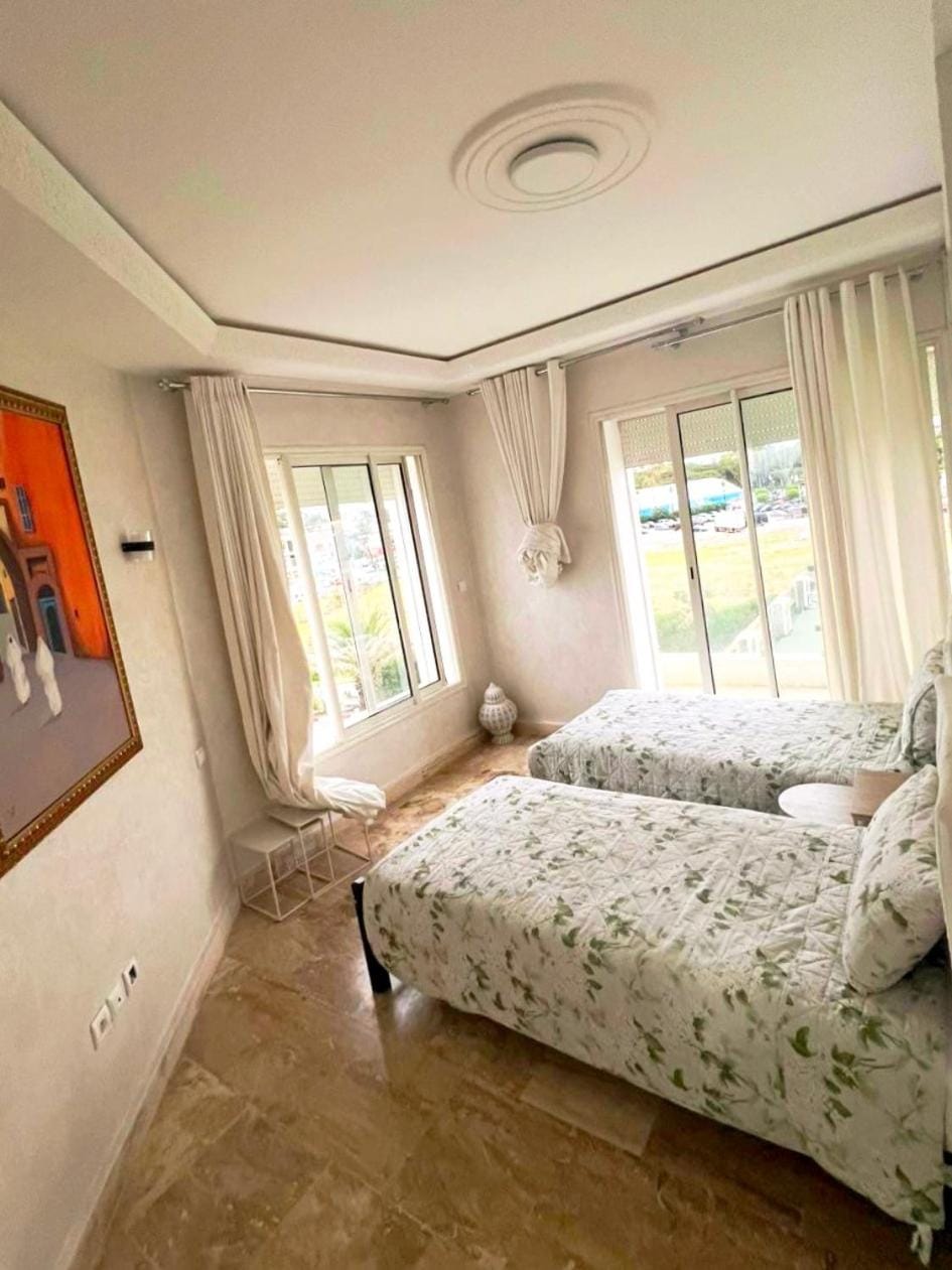 RR Ice Beach view Apartment in Tangier