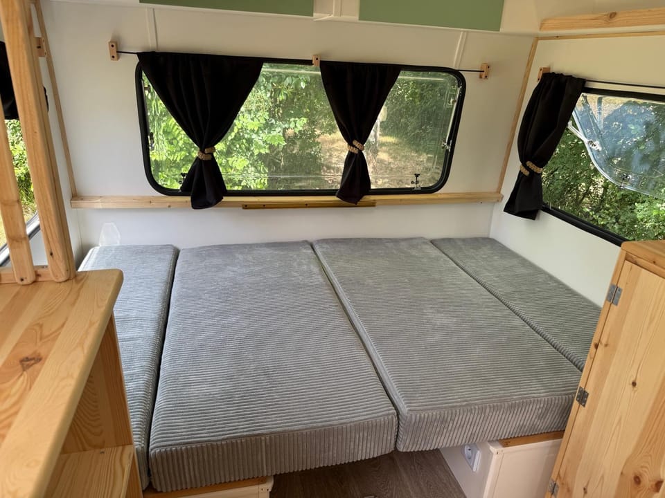 Bed, Living room, Photo of the whole room, Seating area, Bedroom