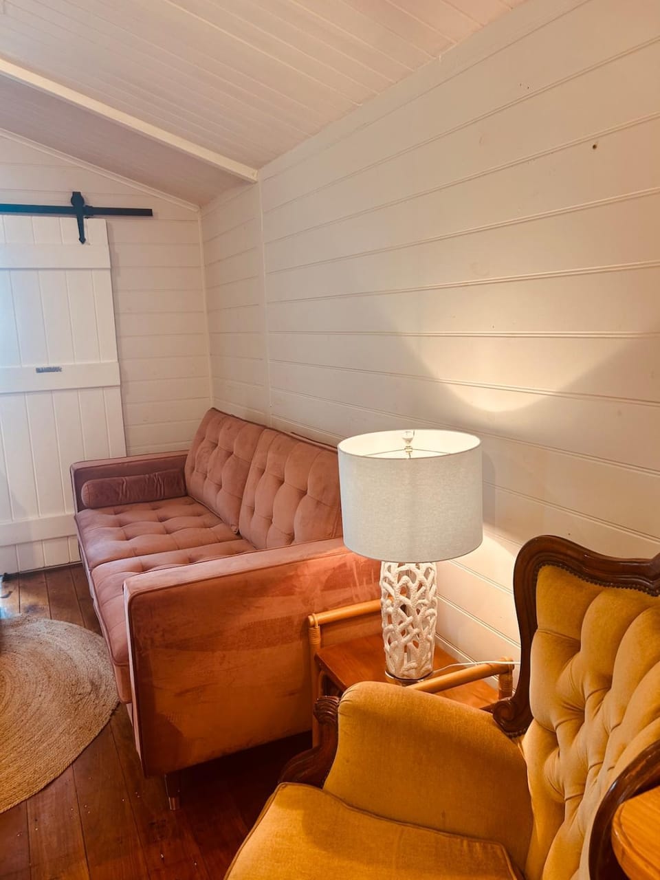 Beach Cottage Upstairs Apartment in Burnett Heads