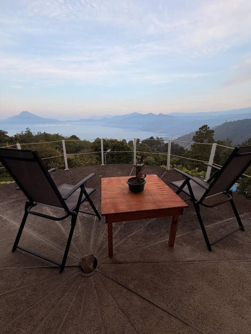 Cabin with Panoramic View of Lago Atitlán and Temazcal Cabin in Sololá Department