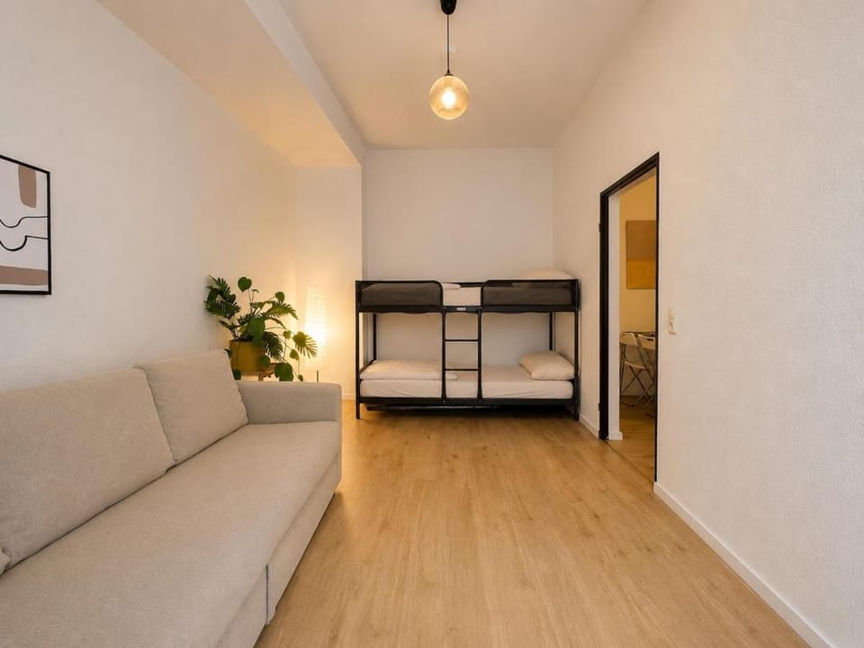Apartment for 7, Lakes, nature, Wi-Fi & free parking Apartment in Krefeld
